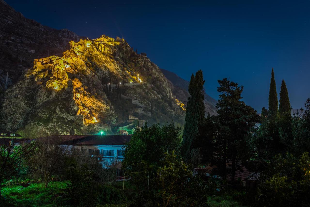 Cozy 2Br Apartment, 3 Min To The Old Town Kotor Exterior foto